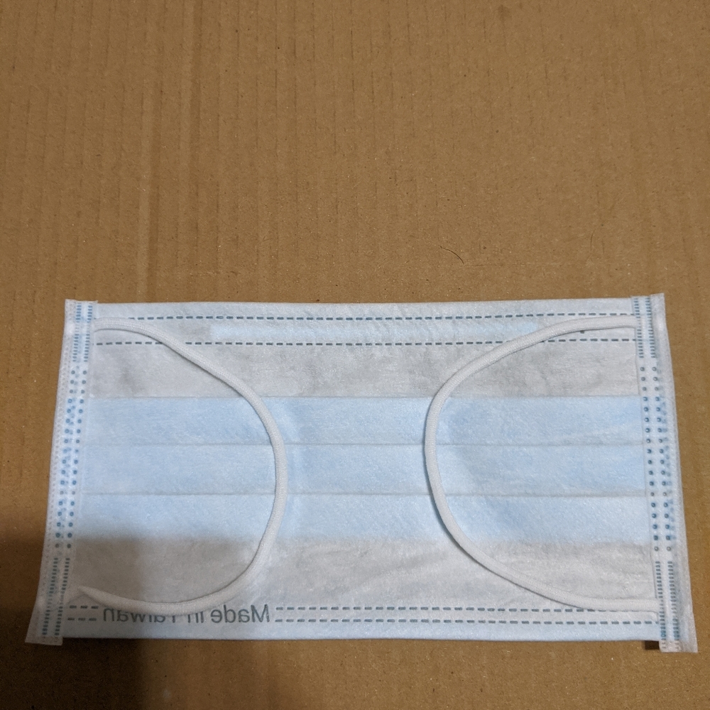 face mask - Picture 3 of 6